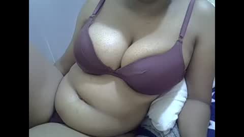 Snapshot of sisibrown97 chatting on 02-27-25, 03:26 brown online show from 02-27-25, 03:26