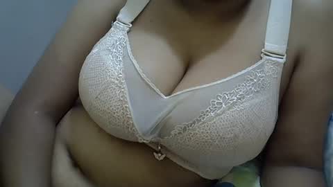 Snapshot of sisibrown97 chatting on 03-08-25, 09:28 brown online show from 03-08-25, 09:28