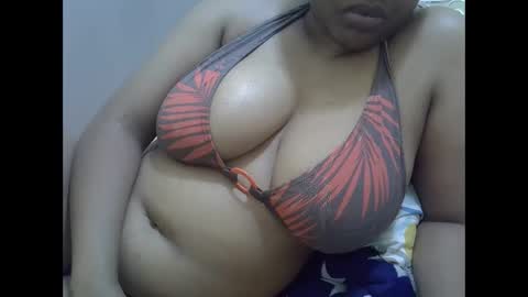 Snapshot of sisibrown97 chatting on 09-10-25, 10:48 brown online show from 09-10-25, 10:48