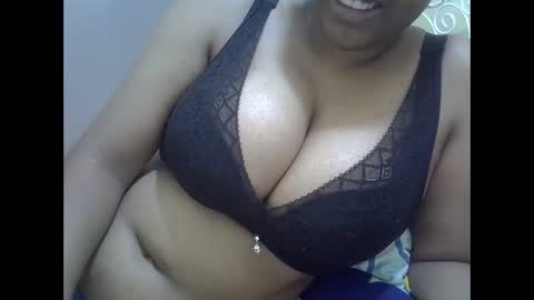 Snapshot of sisibrown97 chatting on 09-14-25, 03:22 brown online show from 09-14-25, 03:22