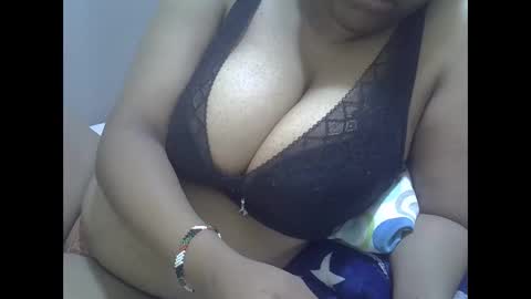 Snapshot of sisibrown97 chatting on 11-04-25, 10:47 brown online show from 11-04-25, 10:47