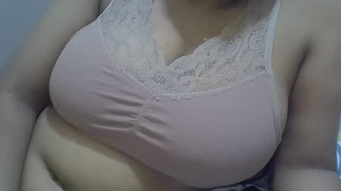 Snapshot of sisibrown97 chatting on 11-08-25, 10:30 brown online show from 11-08-25, 10:30