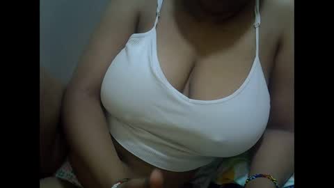 Snapshot of sisibrown97 chatting on 11-10-25, 10:42 brown online show from 11-10-25, 10:42