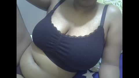 Snapshot of sisibrown97 chatting on 11-18-25, 04:39 brown online show from 11-18-25, 04:39