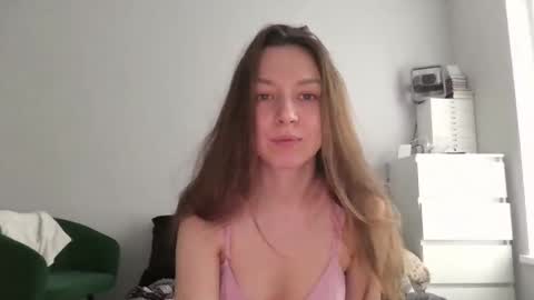 Snapshot of sisiwet19 chatting on 04-08-26, 12:49 sisiwet19 online show from 04-08-26, 12:49