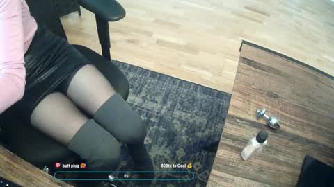 Snapshot of sissy_alyssa chatting on 12-15-25, 06:56 Sissy whore online show from 12-15-25, 06:56