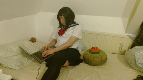Lili online show from 04-30-26, 10:58