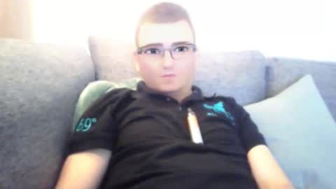 looking for older male ore female to use me sexually and be good to me ahhhhh online show from 09-15-25, 10:32