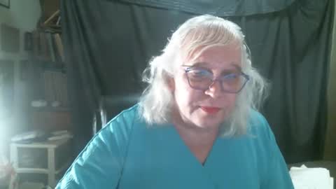 Sissy Diane online show from 10-21-25, 11:38
