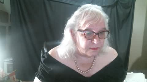 Sissy Diane online show from 10-26-25, 12:55
