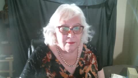 Sissy Diane online show from 12-19-25, 12:39