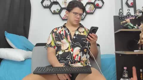 Siul Thompson online show from 09-19-25, 01:51