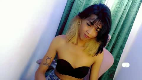 Snapshot of sizka_ford chatting on 10-06-25, 11:46 Sizka online show from 10-06-25, 11:46