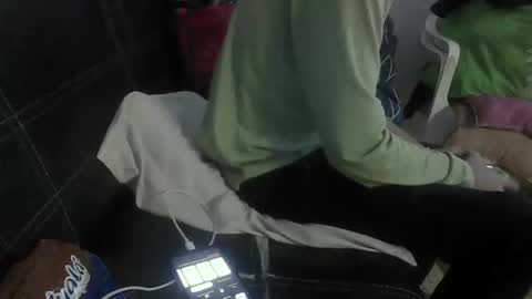 Snapshot of skanky_little_dolls chatting on 09-09-25, 09:09 skanky_little_dolls online show from 09-09-25, 09:09