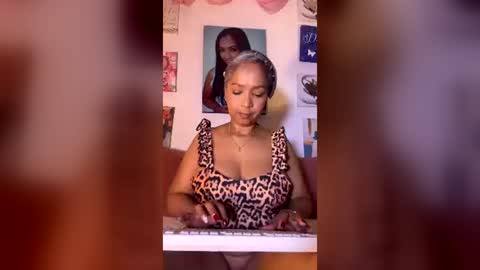 Skarlleth online show from 07-18-26, 04:00