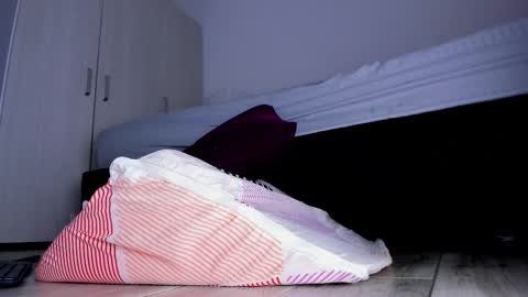 Snapshot of skarletsexy chatting on 09-13-25, 03:39 Skarlet online show from 09-13-25, 03:39