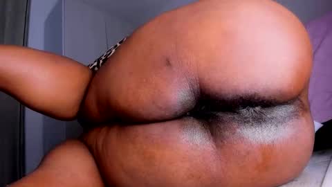 Snapshot of skarletsexy chatting on 09-21-25, 12:45 Skarlet online show from 09-21-25, 12:45