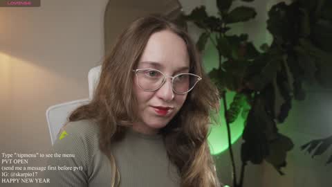 Im Scarlett  ONLINE  5pm-10pm NYC time  online show from 01-03-25, 02:10