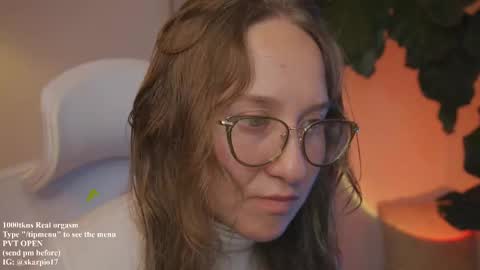 Im Scarlett  ONLINE  5pm-10pm NYC time  online show from 11-11-25, 01:27