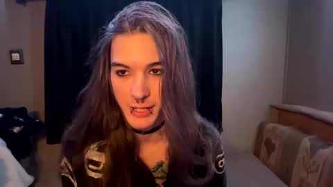 Snapshot of skater_1026 chatting on 11-11-25, 10:15 skater1026 OF online show from 11-11-25, 10:15