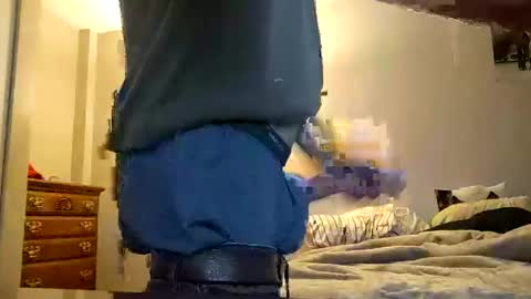 Snapshot of skater_v2 chatting on 01-06-25, 10:47 Christopher online show from 01-06-25, 10:47