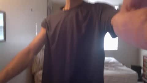 Snapshot of skater_v2 chatting on 10-26-25, 01:17 Christopher online show from 10-26-25, 01:17