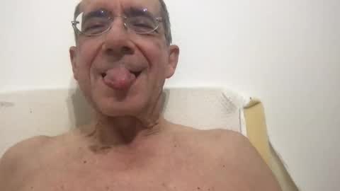 Snapshot of skima48 chatting on 01-09-26, 04:15 skima48 online show from 01-09-26, 04:15