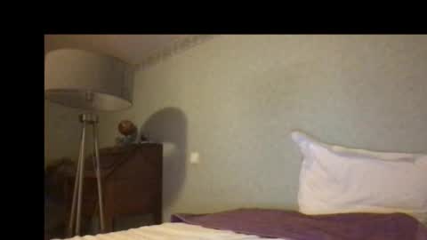 Snapshot of skima48 chatting on 05-31-26, 09:49 skima48 online show from 05-31-26, 09:49