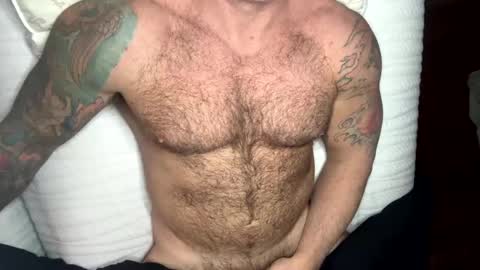 Snapshot of skimaskedbeef chatting on 01-01-25, 04:29 BEEF online show from 01-01-25, 04:29