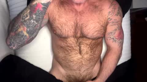 Snapshot of skimaskedbeef chatting on 02-02-25, 01:23 BEEF online show from 02-02-25, 01:23