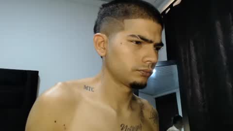 Snapshot of skinny_badboy chatting on 12-28-24, 09:19 E R O S online show from 12-28-24, 09:19