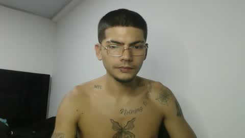 Snapshot of skinny_badboy chatting on 02-09-26, 04:05 E R O S online show from 02-09-26, 04:05