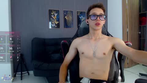 Snapshot of skinny_bigcock20 chatting on 05-14-26, 05:42 skinny_bigcock20 online show from 05-14-26, 05:42