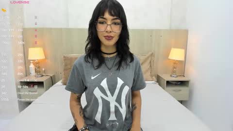 Snapshot of skinny_emily chatting on 09-10-25, 07:36 Emily Rojas online show from 09-10-25, 07:36