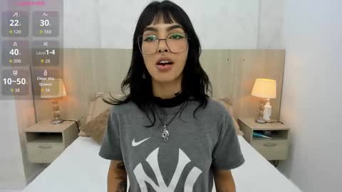 Snapshot of skinny_emily chatting on 10-09-25, 03:37 Emily Rojas online show from 10-09-25, 03:37