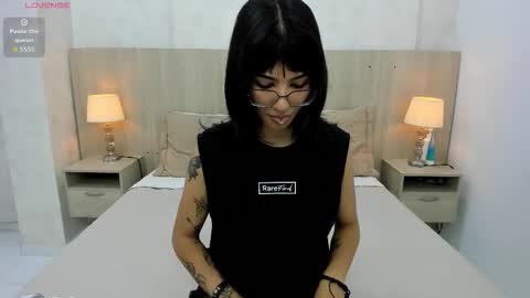 Snapshot of skinny_emily chatting on 10-14-25, 07:25 Emily Rojas online show from 10-14-25, 07:25