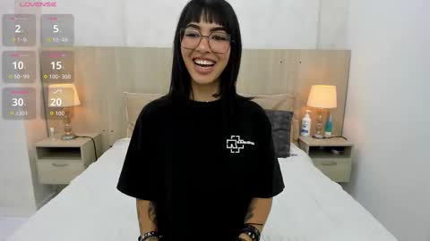 Snapshot of skinny_emily chatting on 10-24-25, 07:43 Emily Rojas online show from 10-24-25, 07:43