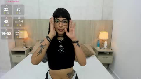 Snapshot of skinny_emily chatting on 11-08-25, 08:07 Emily Rojas online show from 11-08-25, 08:07