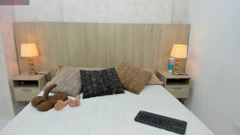 Snapshot of skinny_emily chatting on 11-20-25, 07:46 Emily Rojas online show from 11-20-25, 07:46