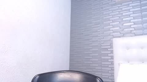 skinny_hottie18 online show from 12-14-24, 07:46