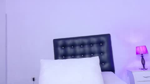 skinny_hottie18 online show from 03-27-26, 03:45