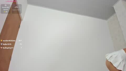 Snapshot of skinny_isabela chatting on 02-21-25, 02:27 Isabela online show from 02-21-25, 02:27