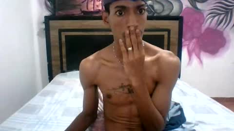 Snapshot of skinny_long_cock chatting on 06-05-26, 05:36 Albert online show from 06-05-26, 05:36