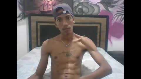 Snapshot of skinny_long_cock chatting on 06-09-26, 02:01 Albert online show from 06-09-26, 02:01