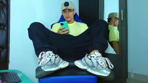 skinny marked online show from 12-25-24, 08:40