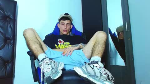 skinny marked online show from 12-26-24, 08:11