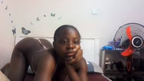 Snapshot of skinny_petite18 chatting on 07-01-26, 09:25 Munah online show from 07-01-26, 09:25