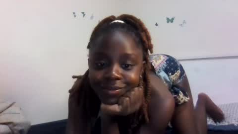 Snapshot of skinny_petite18 chatting on 07-10-26, 10:51 Munah online show from 07-10-26, 10:51