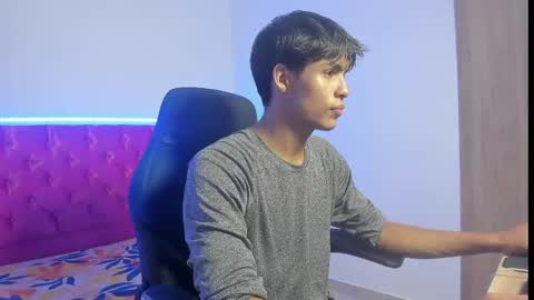 Snapshot of skinny_sam23 chatting on 04-26-26, 03:48 sam online show from 04-26-26, 03:48