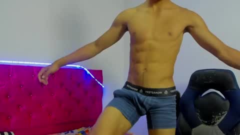 Snapshot of skinny_sam23 chatting on 05-16-26, 03:58 sam online show from 05-16-26, 03:58